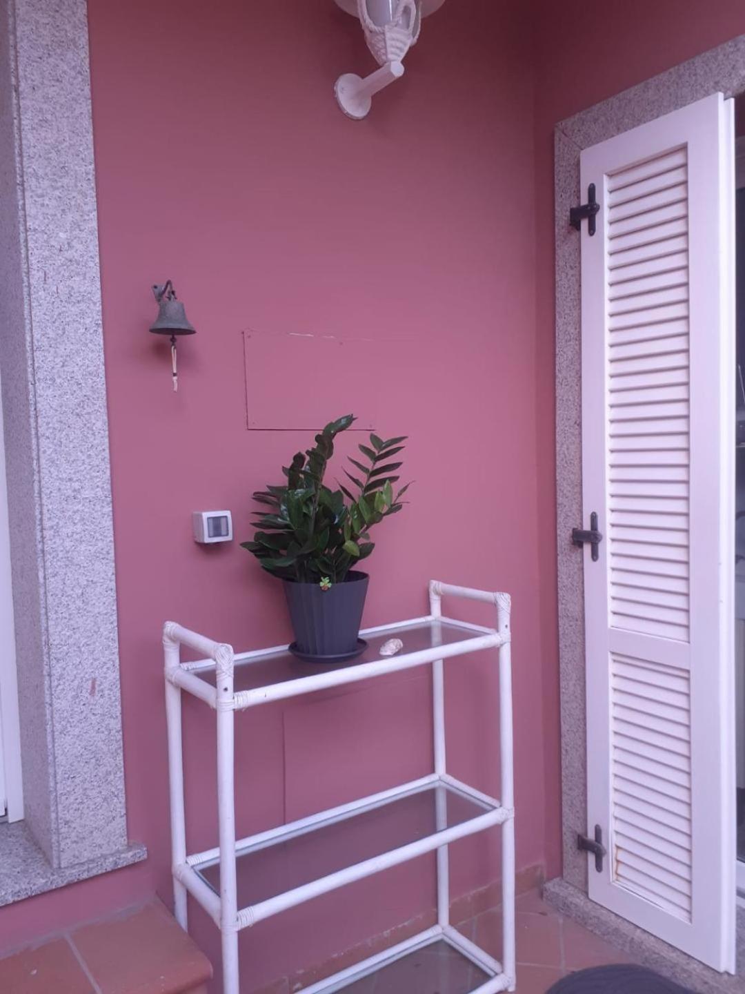 B&B Domus Oriens - Monolocale Indipendente In Villa Portoscuso Eksteriør billede